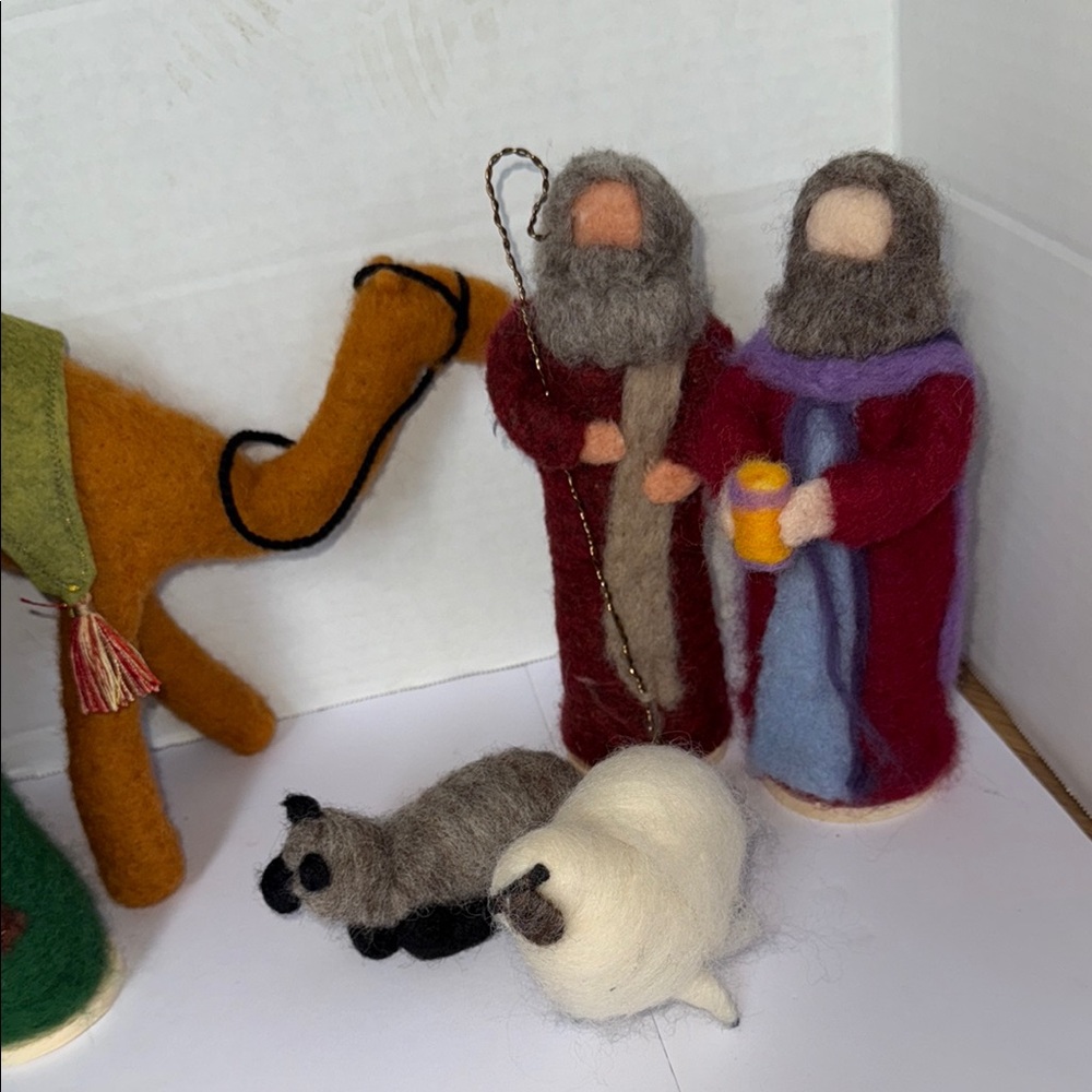 Handcrafted Felt Nativity Set - Picture 6 of 16
